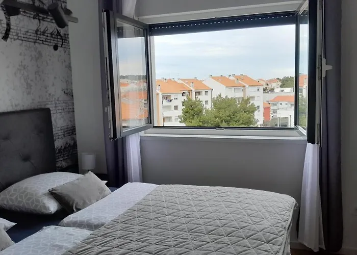 Piano Penthouse Apartment *